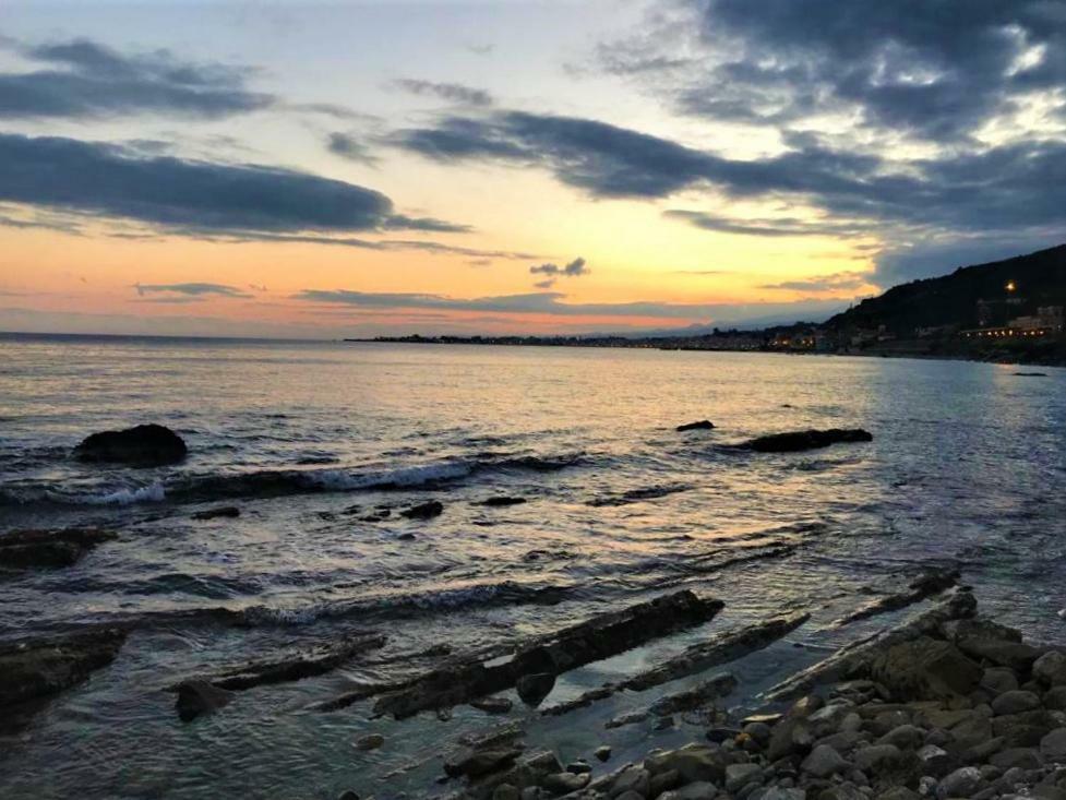 La Baia Dei Delfini Lägenhet Taormina Exteriör bild