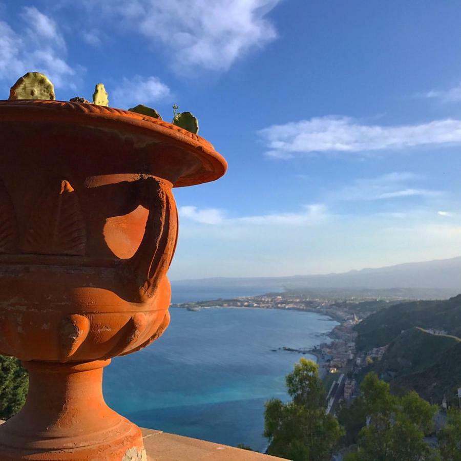 La Baia Dei Delfini Lägenhet Taormina Exteriör bild