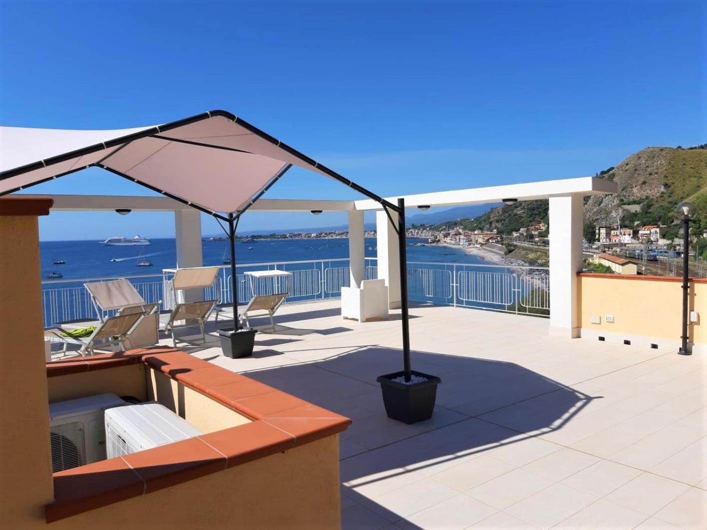 La Baia Dei Delfini Lägenhet Taormina Exteriör bild